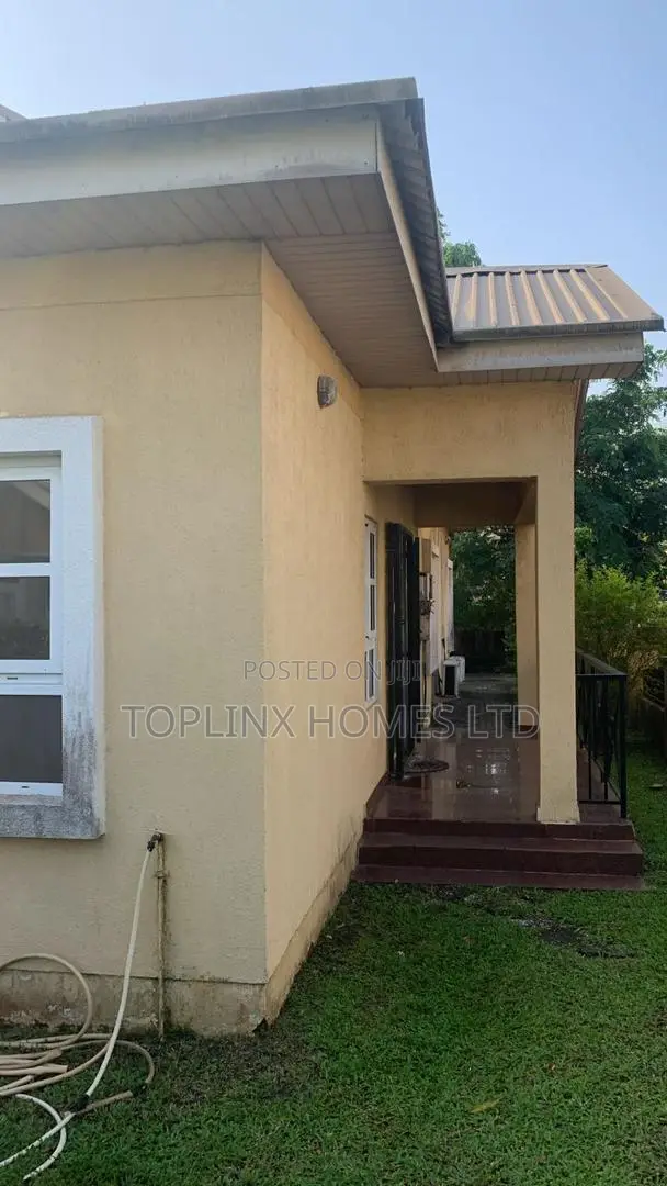 4bdrm Bungalow in Nothern Foreshore, Chevron for sale