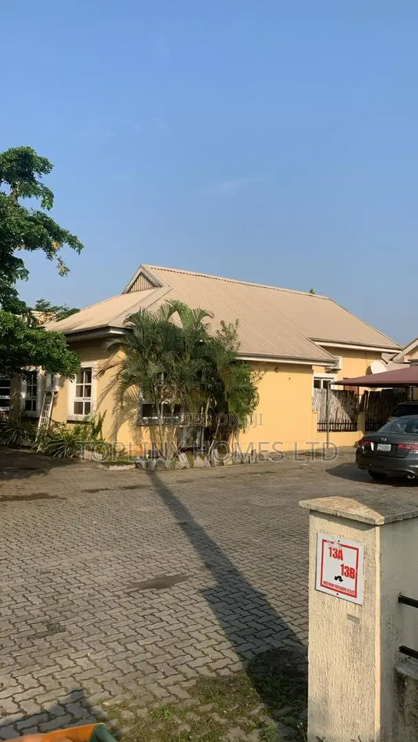 4bdrm Bungalow in Nothern Foreshore, Chevron for sale