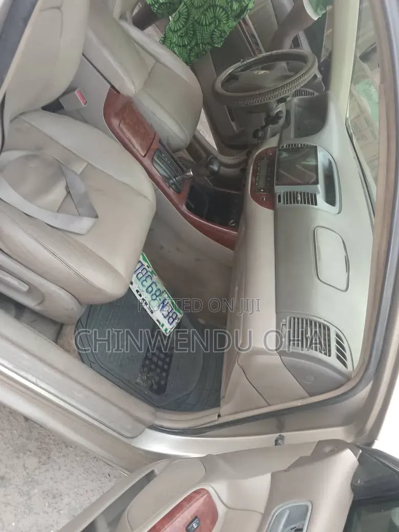 Toyota Camry 2004 Gold
