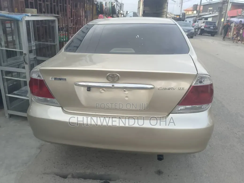 Toyota Camry 2004 Gold