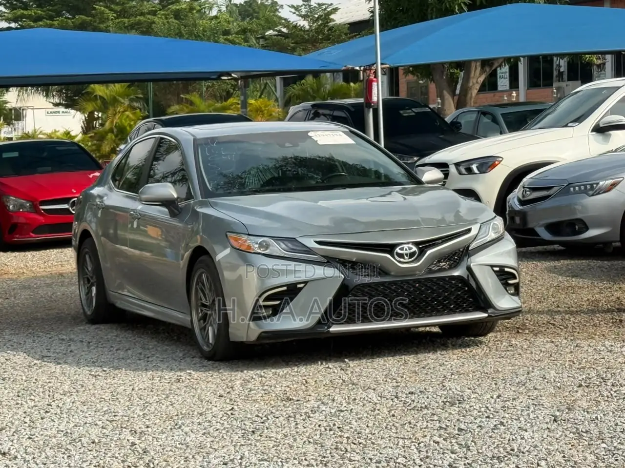 Toyota Camry SE FWD (2.5L 4cyl 8AM) 2018 Silver