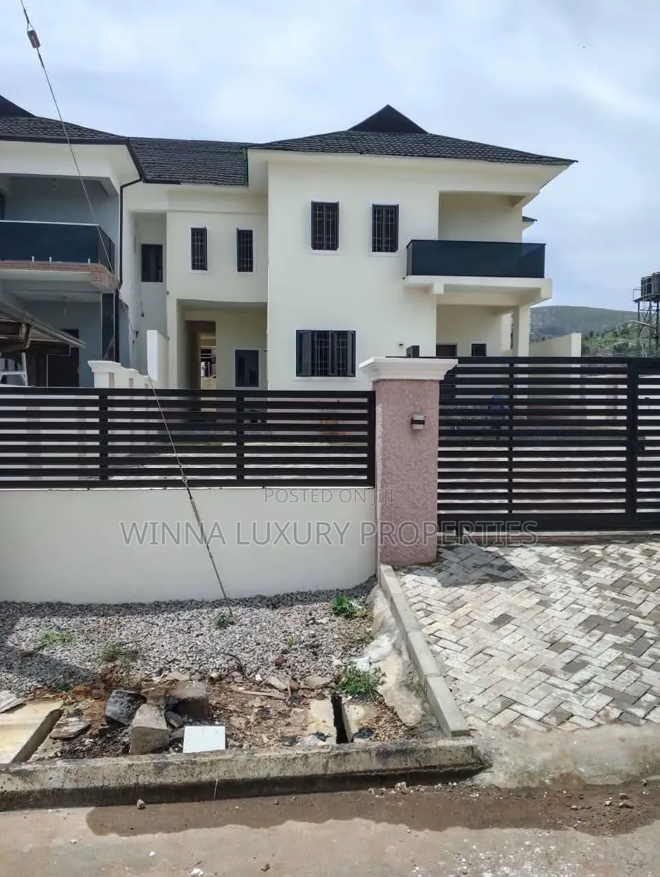 5bdrm Duplex in Asokoro for sale
