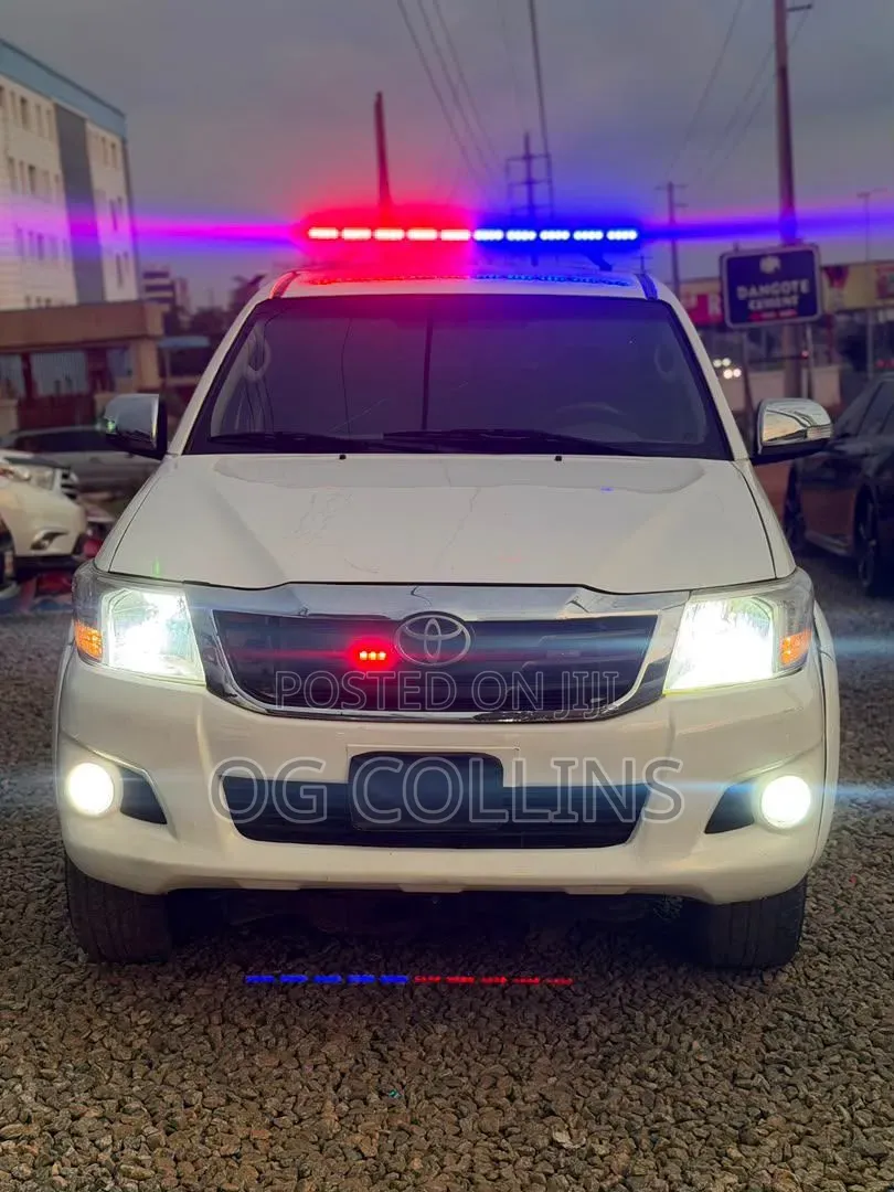 Toyota Hilux 2013 White