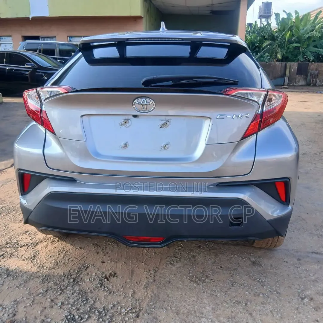 Toyota C-HR 2023 Silver