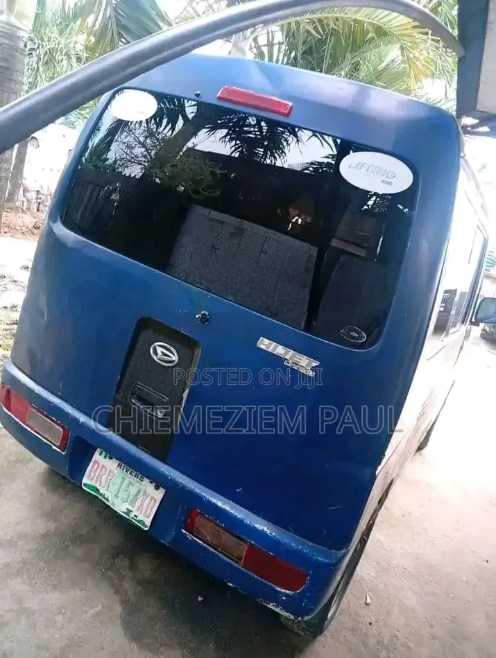Daihatsu Hijet 2022 Blue