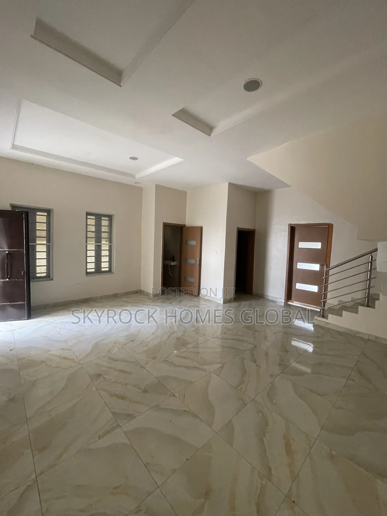 4bdrm Duplex in Chevron for rent