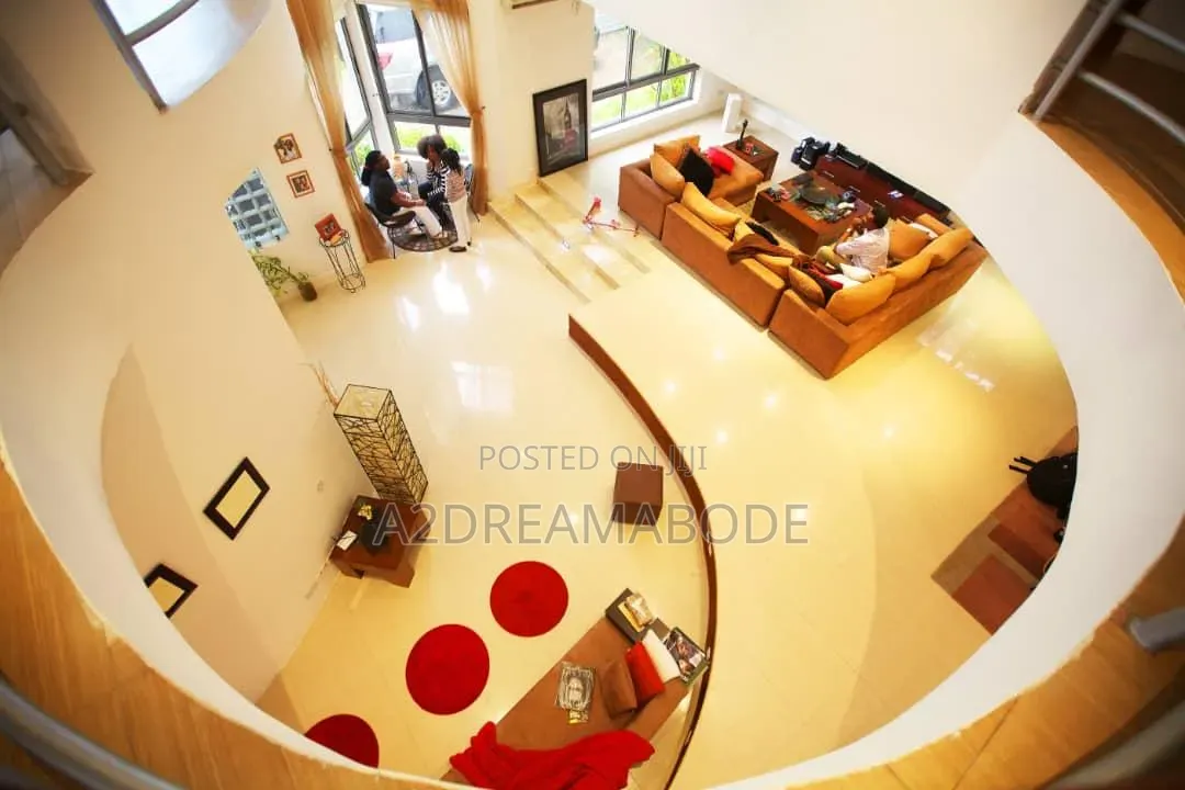5bdrm Duplex in Vgc for sale