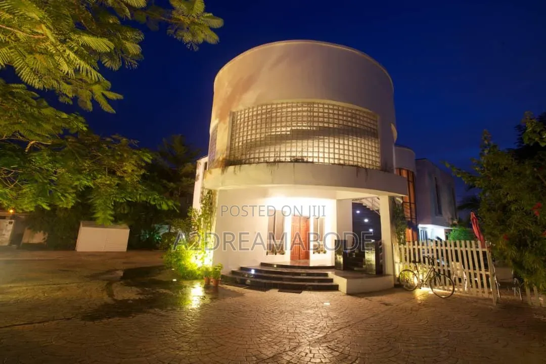 5bdrm Duplex in Vgc for sale