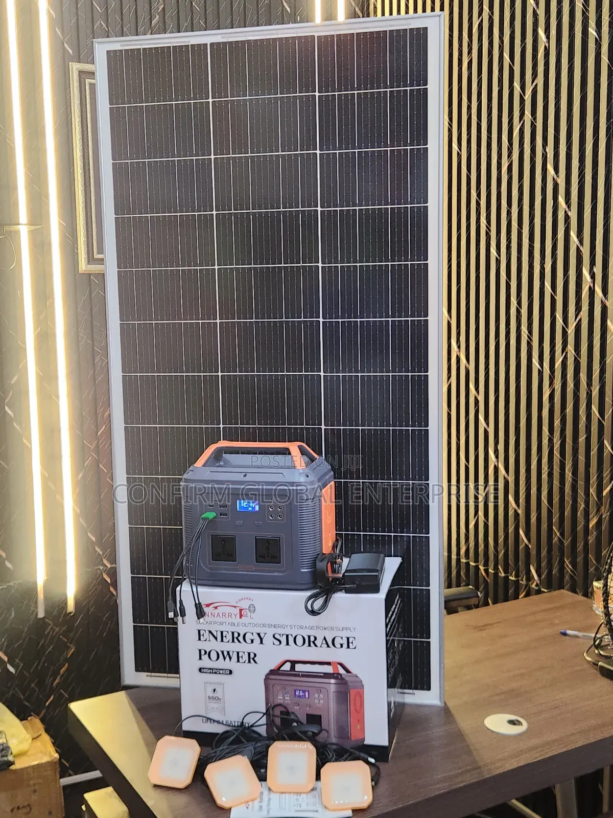 550W Emergency Backup Solar Generator + 150W Panel + 4 Bulbs