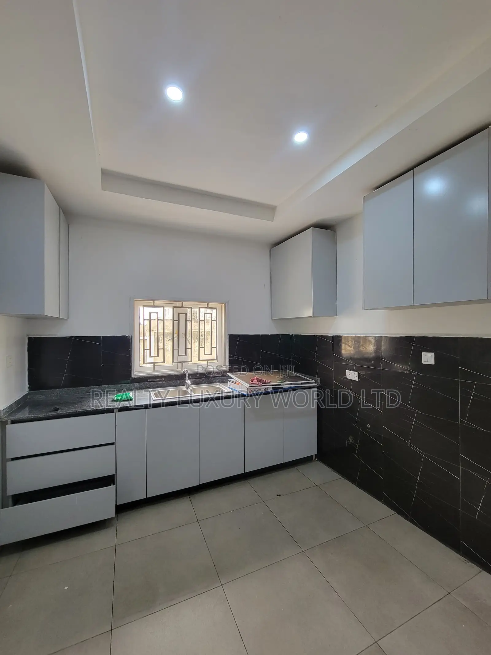 3bdrm Block of Flats in Kiami for rent