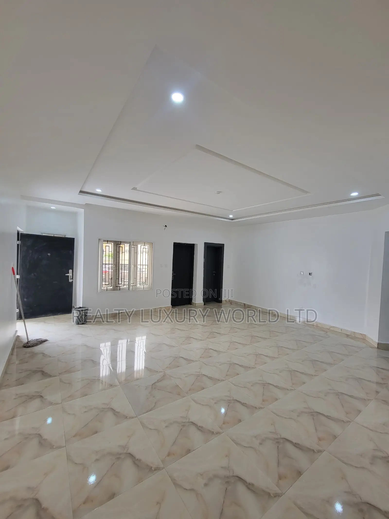 3bdrm Block of Flats in Kiami for rent