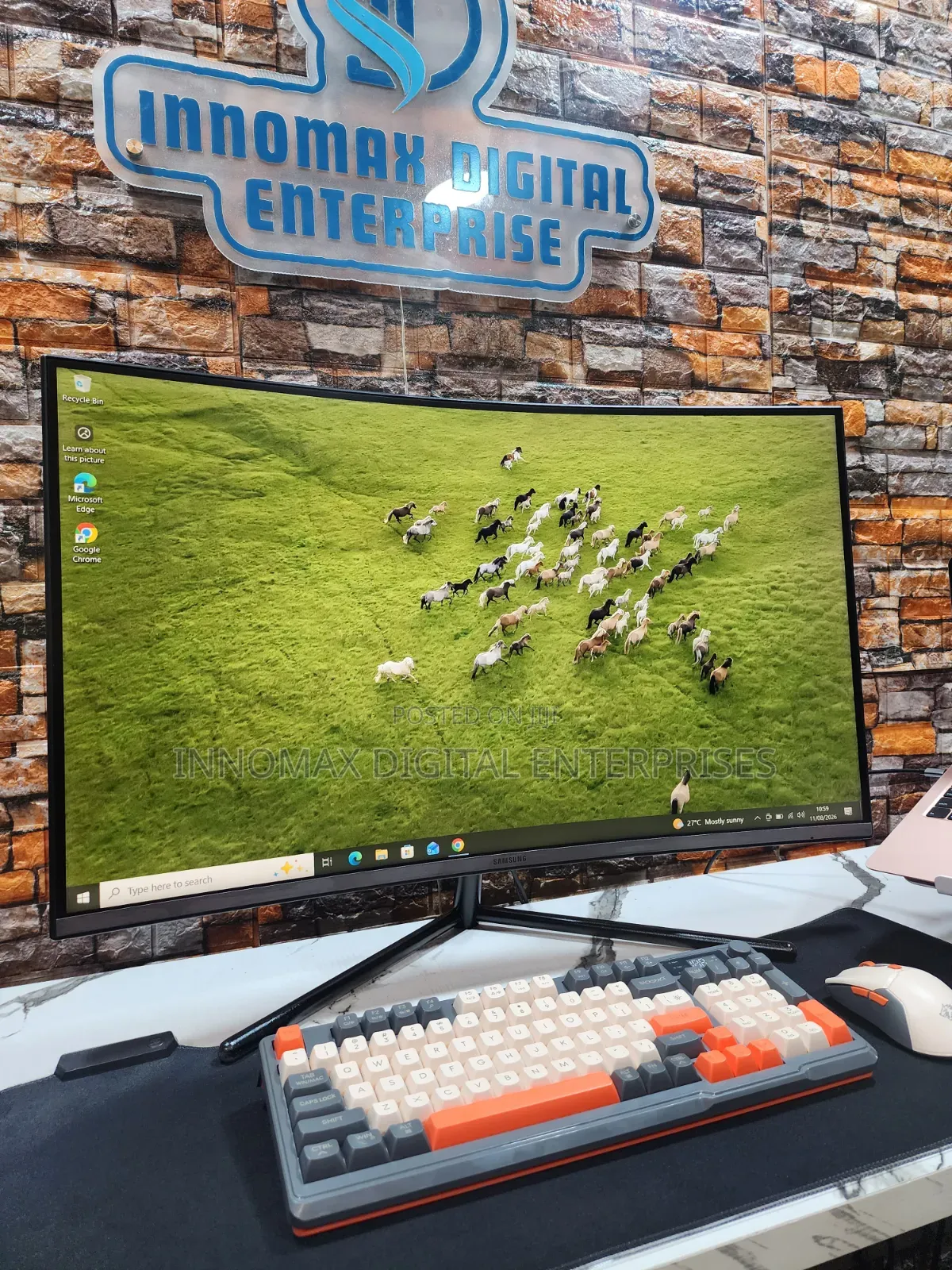 Samsung 32-Inch Curved Class UHD 3840x2160 Led Hdmi Monitor