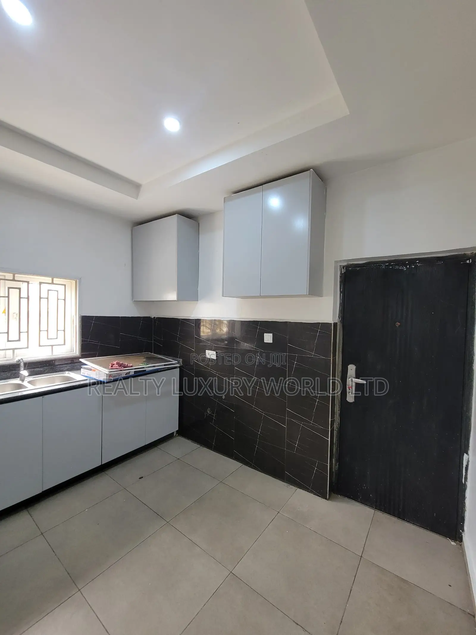 3bdrm Block of Flats in Kiami for rent