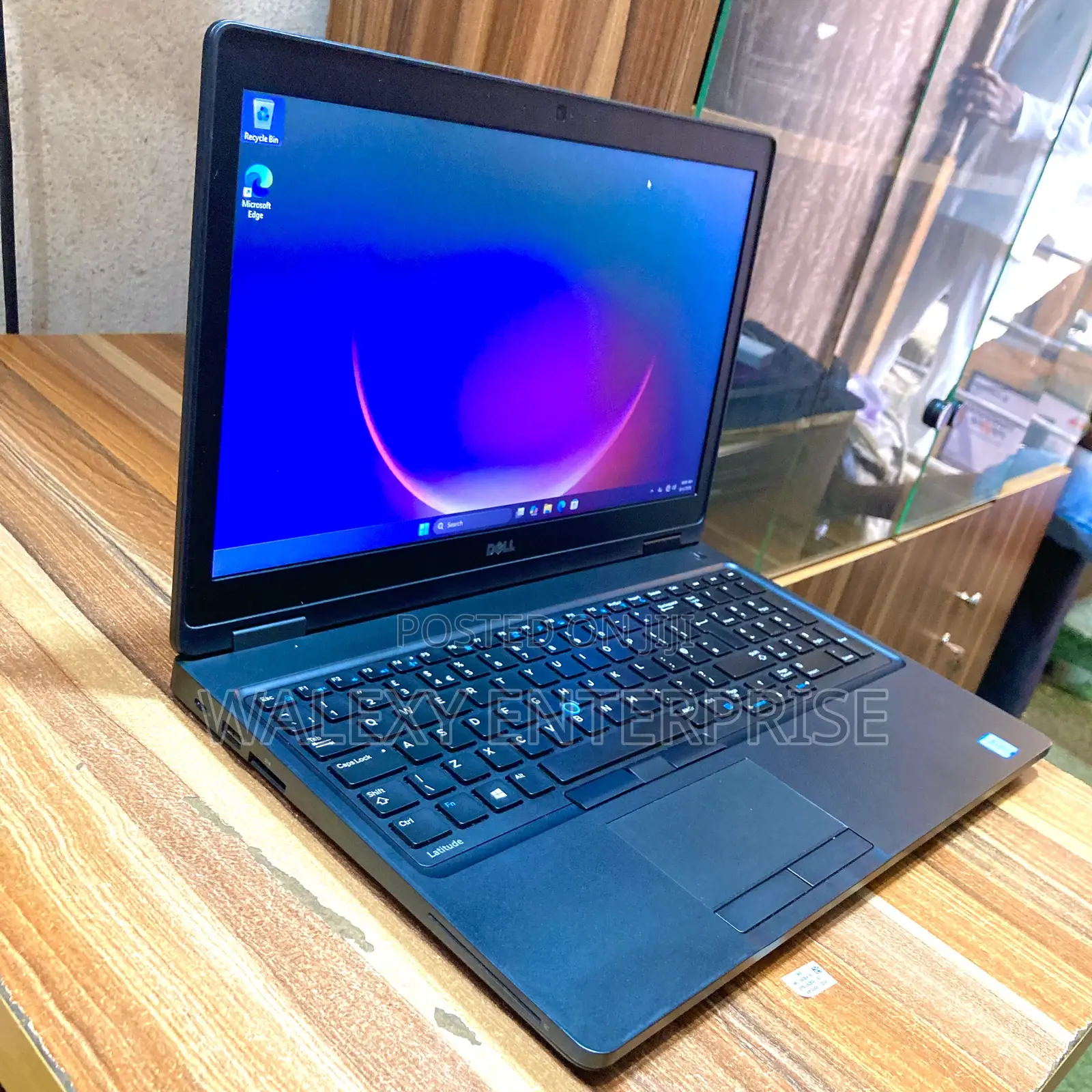 Laptop Dell Latitude 5591 8GB Intel Core i7 SSD 256GB