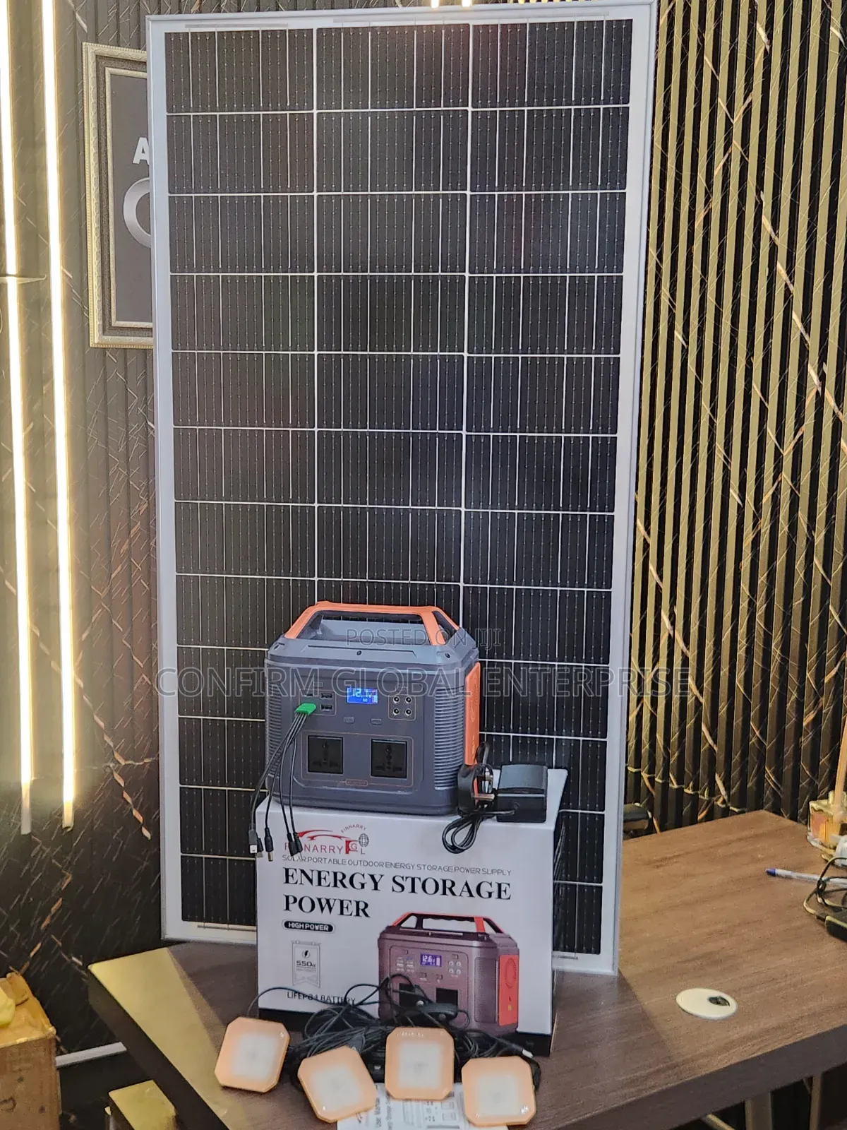 550W Solar Generator With 150W Solar Panel and 4 Rechargeable Bulbs