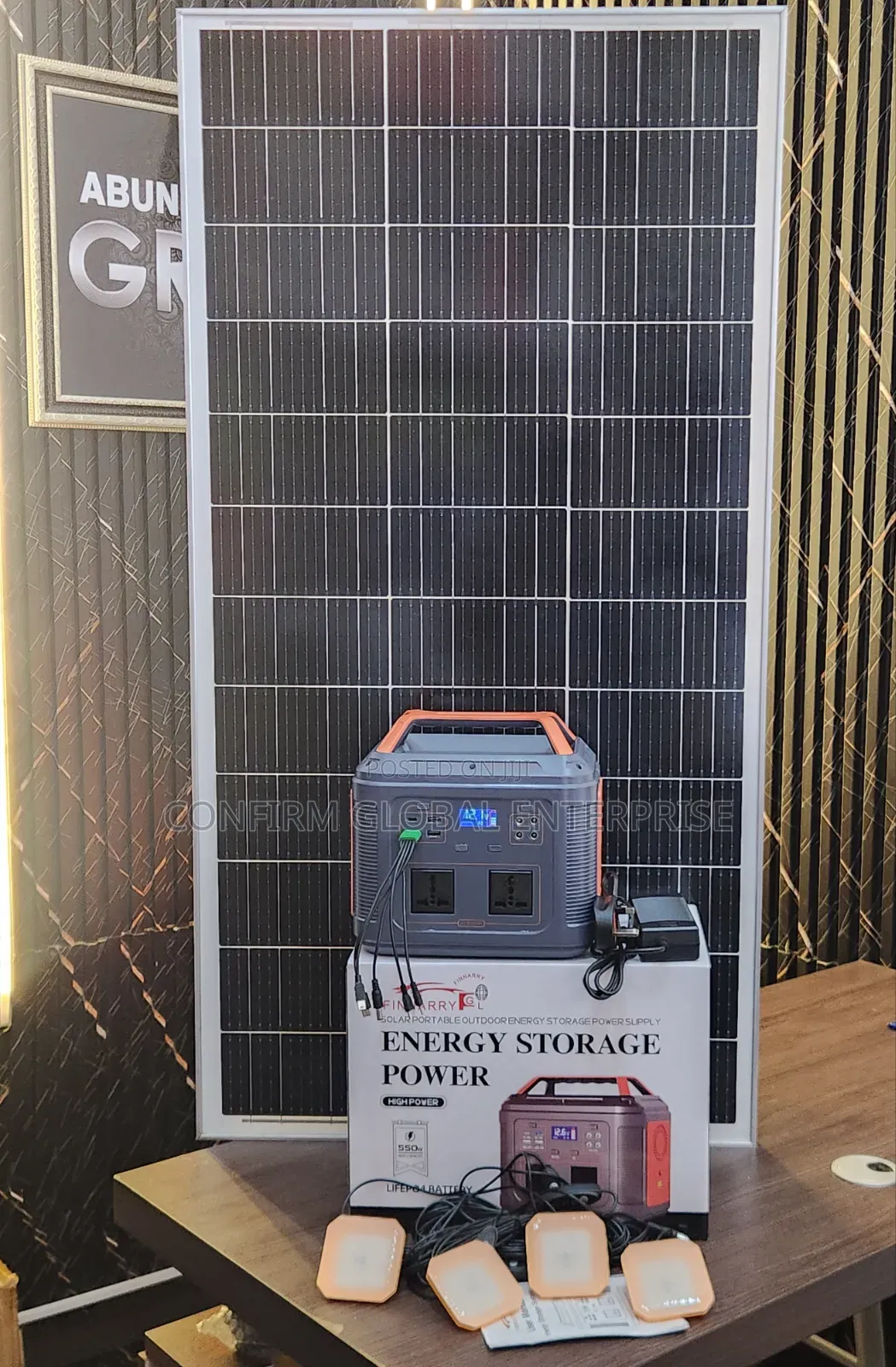 550W Portable Lithium Solar Power Generator – 150W Panel Included