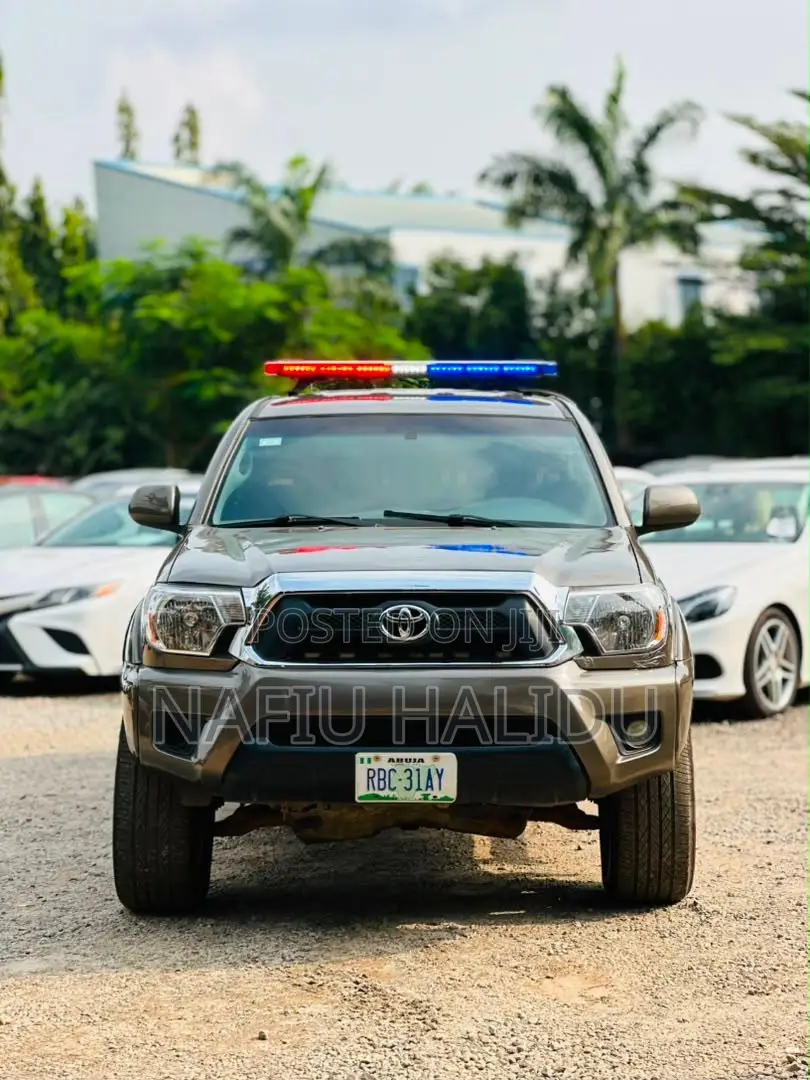 Toyota Tacoma 2014 Gold