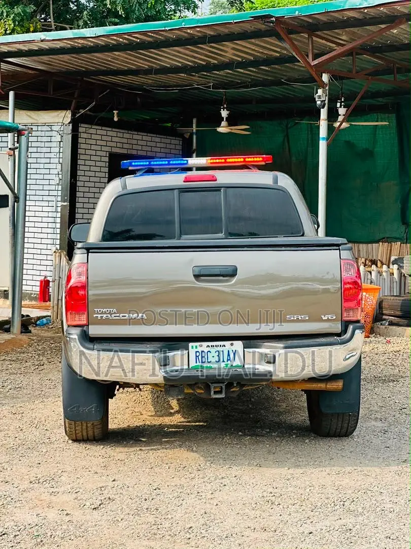 Toyota Tacoma 2014 Gold