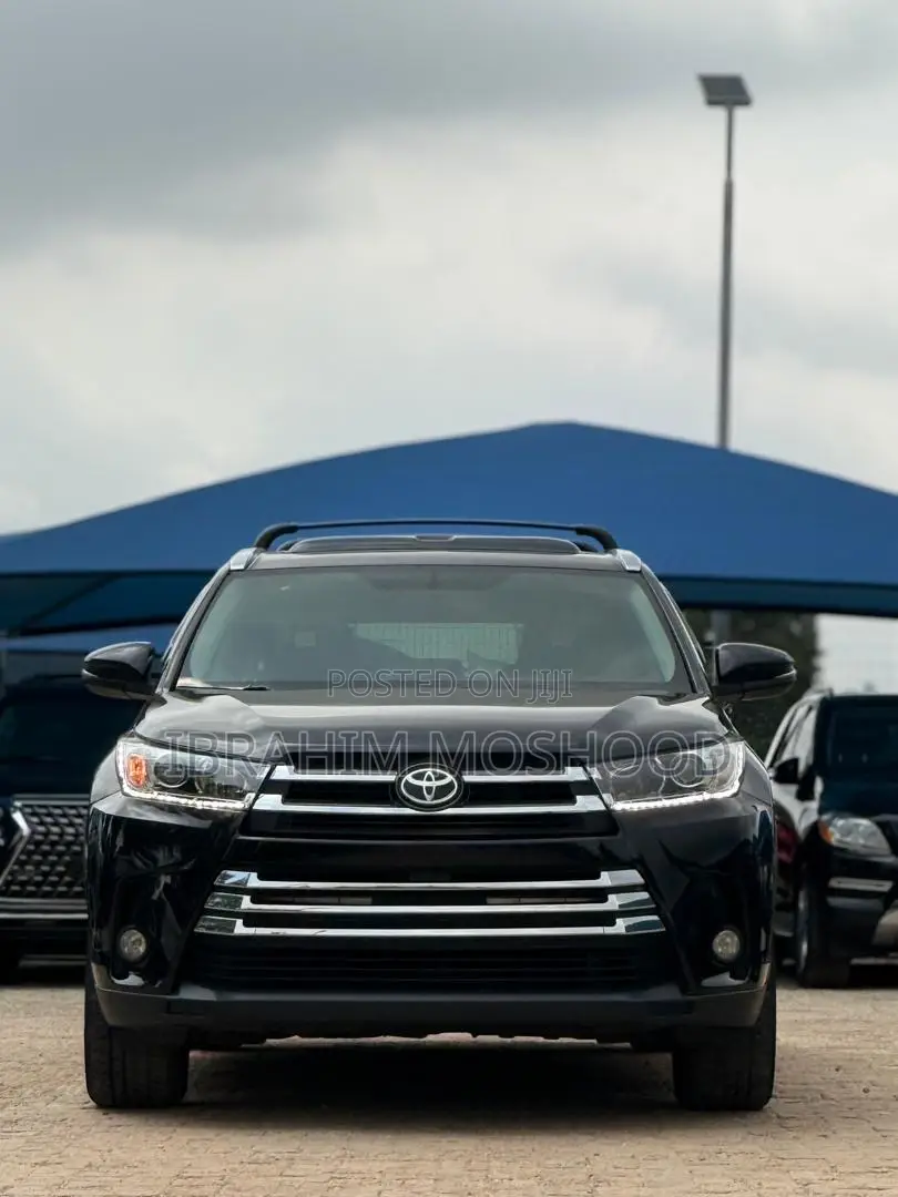 Toyota Highlander XLE 4x2 V6 (3.5L 6cyl 8A) 2018 Black