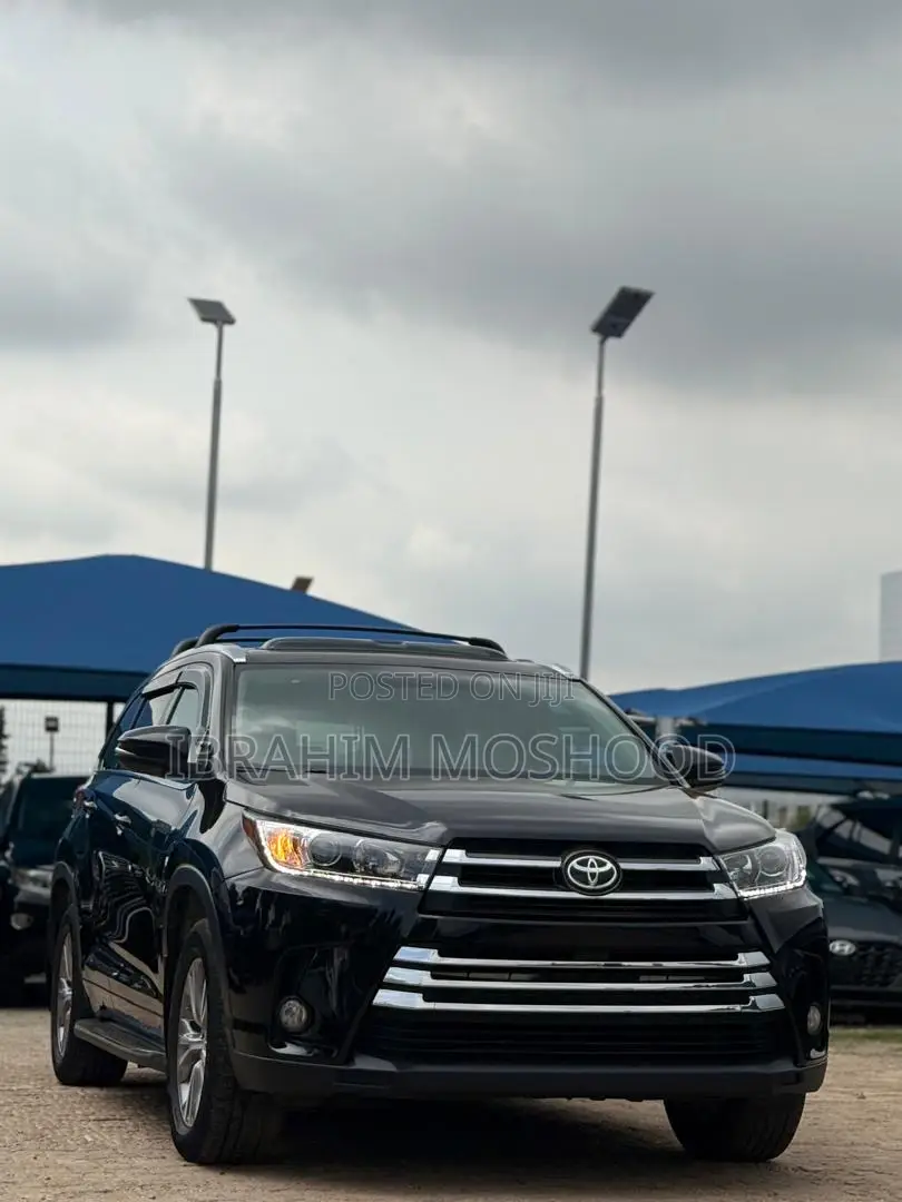 Toyota Highlander XLE 4x2 V6 (3.5L 6cyl 8A) 2018 Black