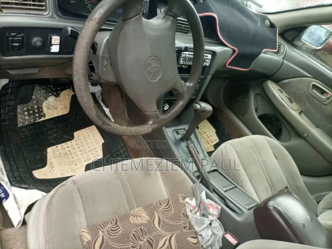 Toyota Camry 2000 Gray