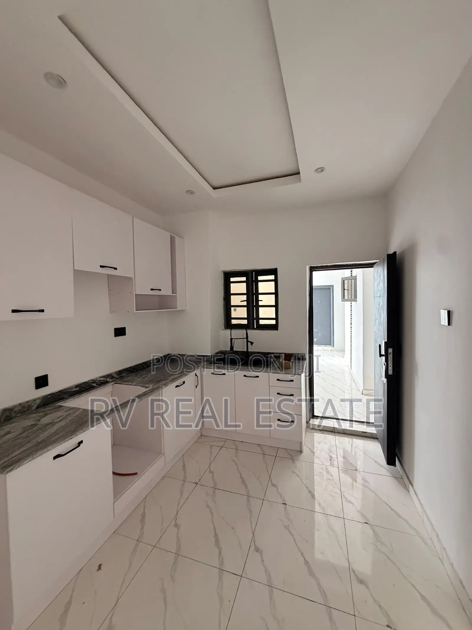 3bdrm Apartment in Gbagada for sale