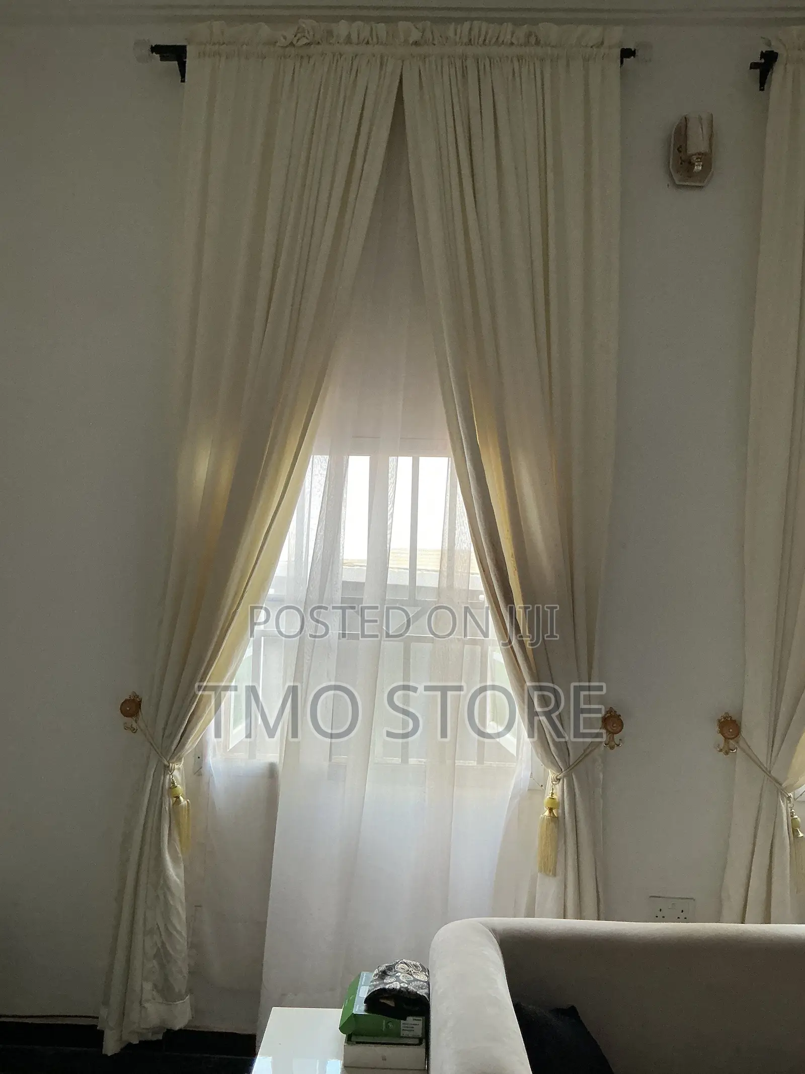 11” Off-White Curtain With Accessories, Curtains
