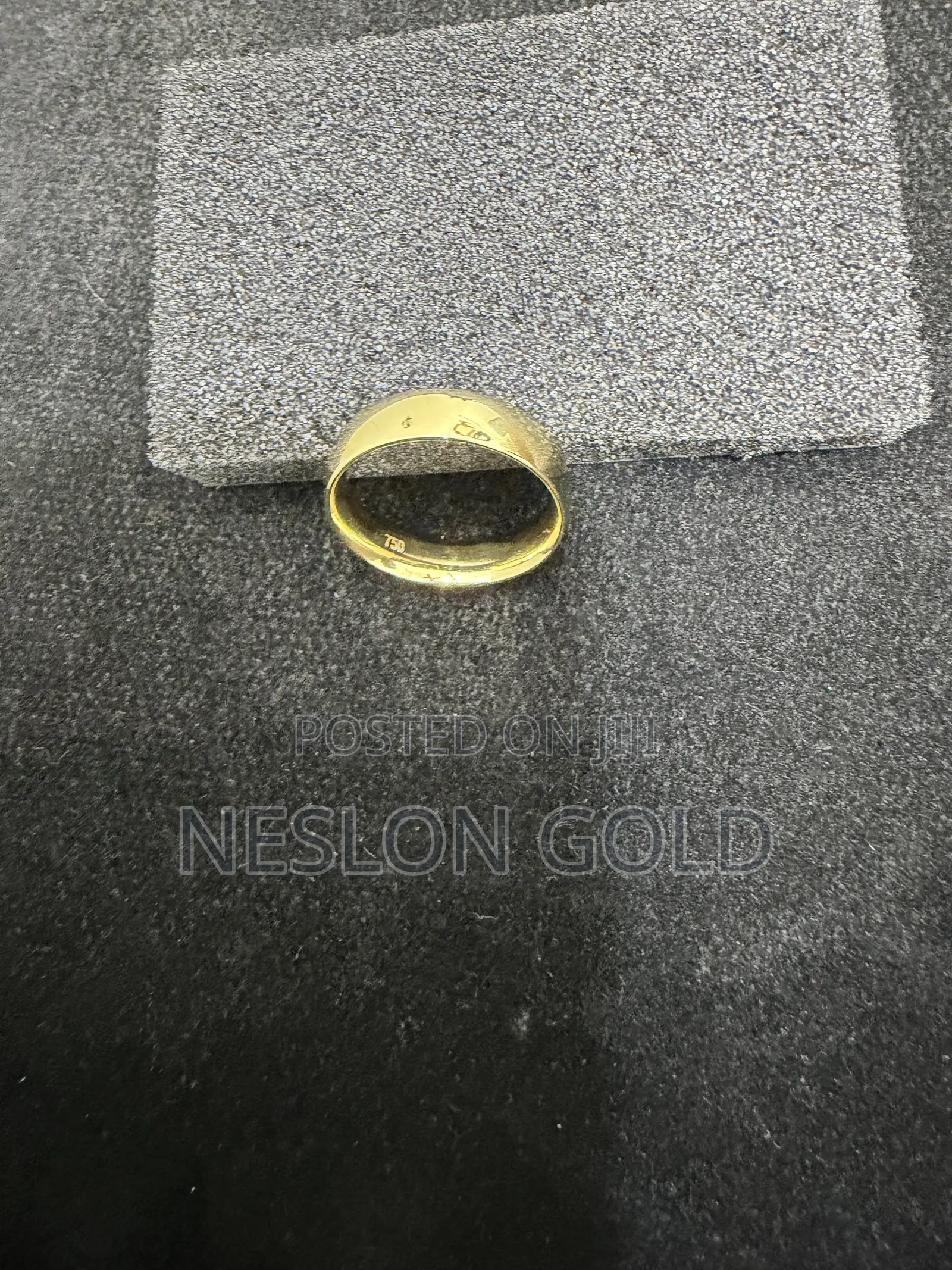 ITALY 750 Tested 18karat Solid Gold Wedding Band