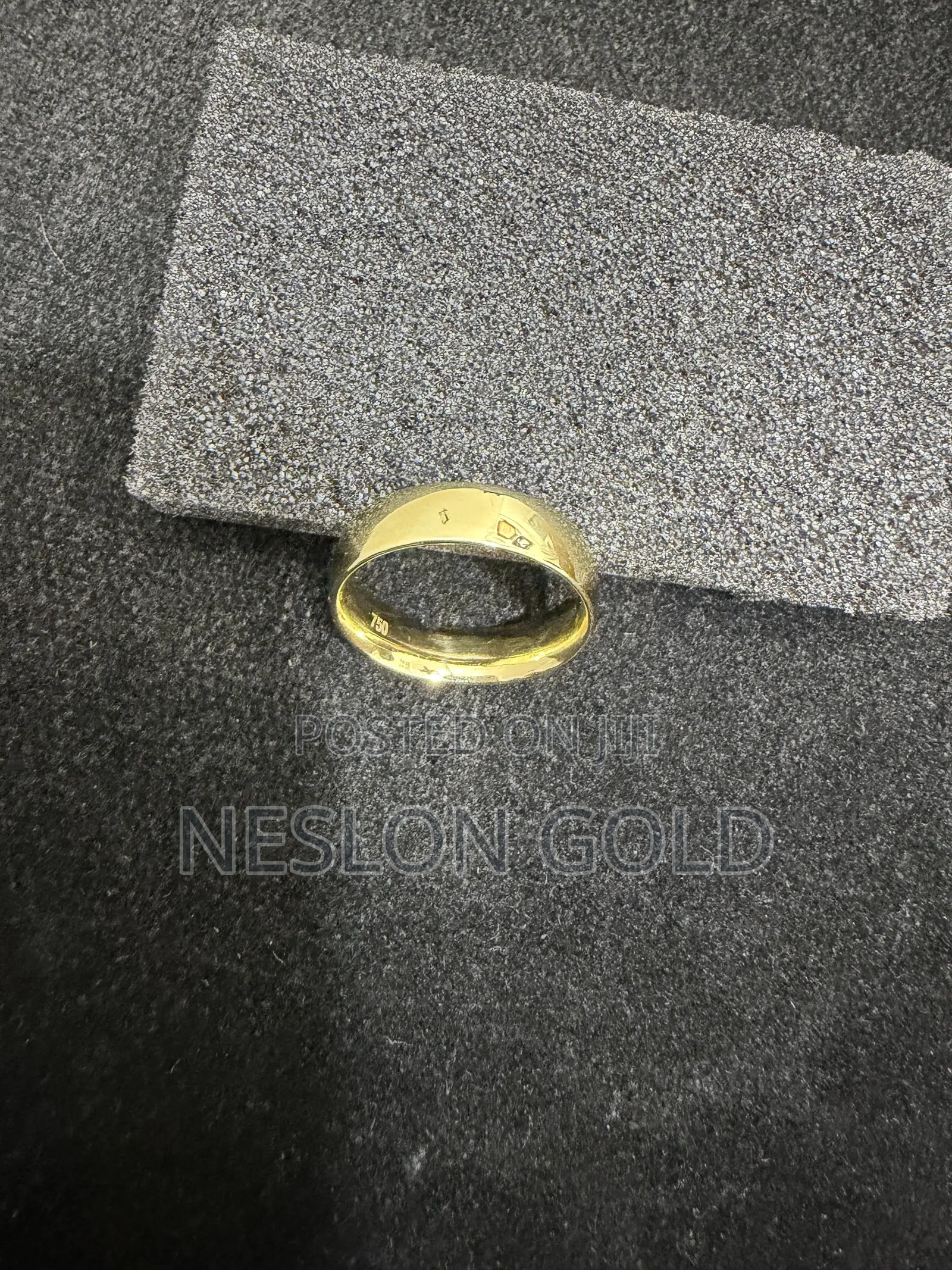 ITALY 750 Tested 18karat Solid Gold Wedding Band