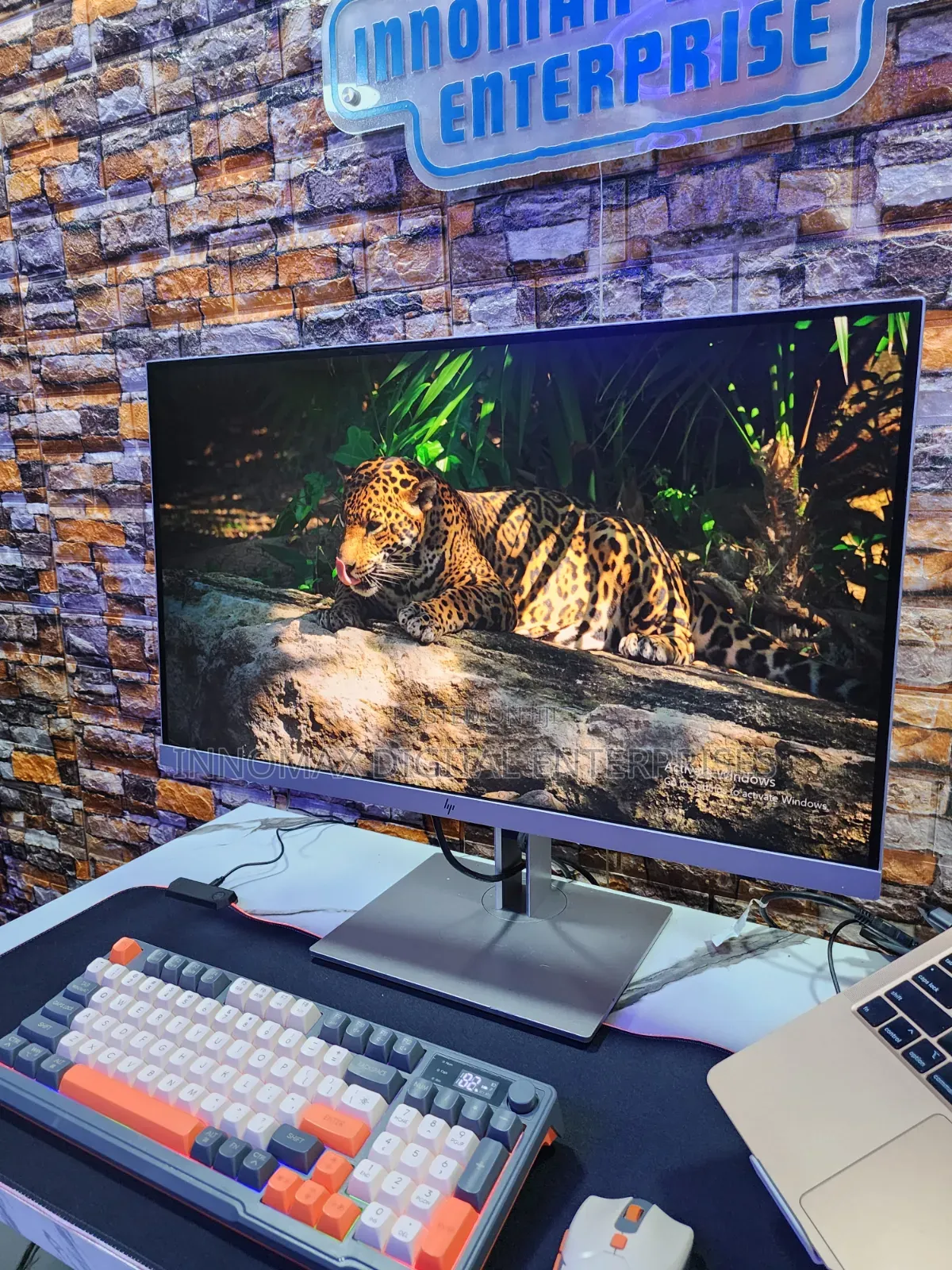 HP EliteDisplay 27-Inch Frameless IPS QHD 1440p With USB-C Monitor