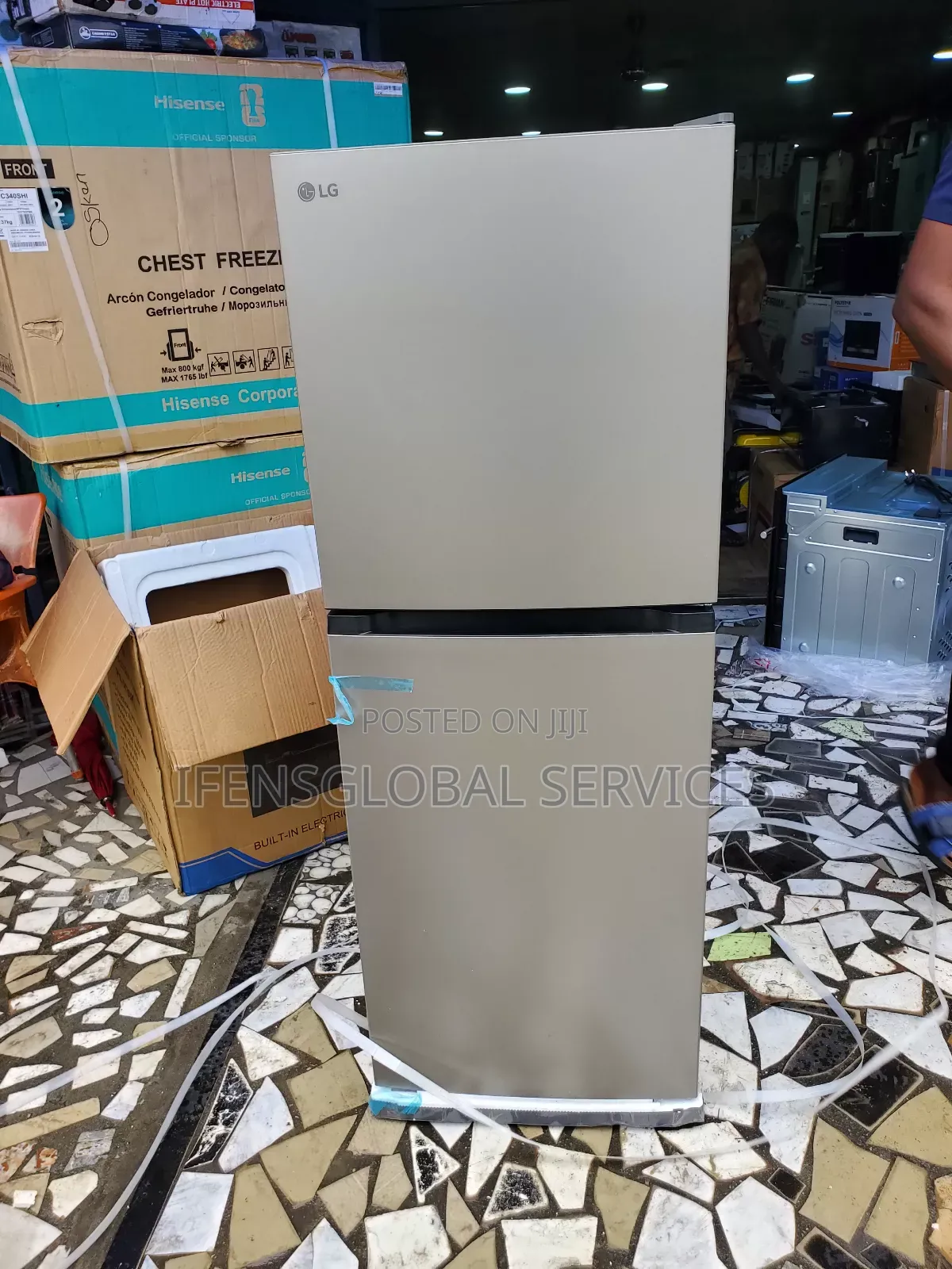 LG Refrigerator With Big Freezer Space