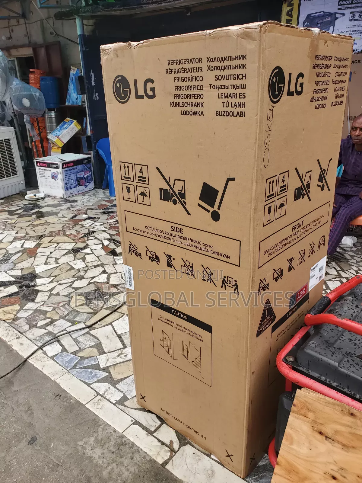 LG Refrigerator With Big Freezer Space