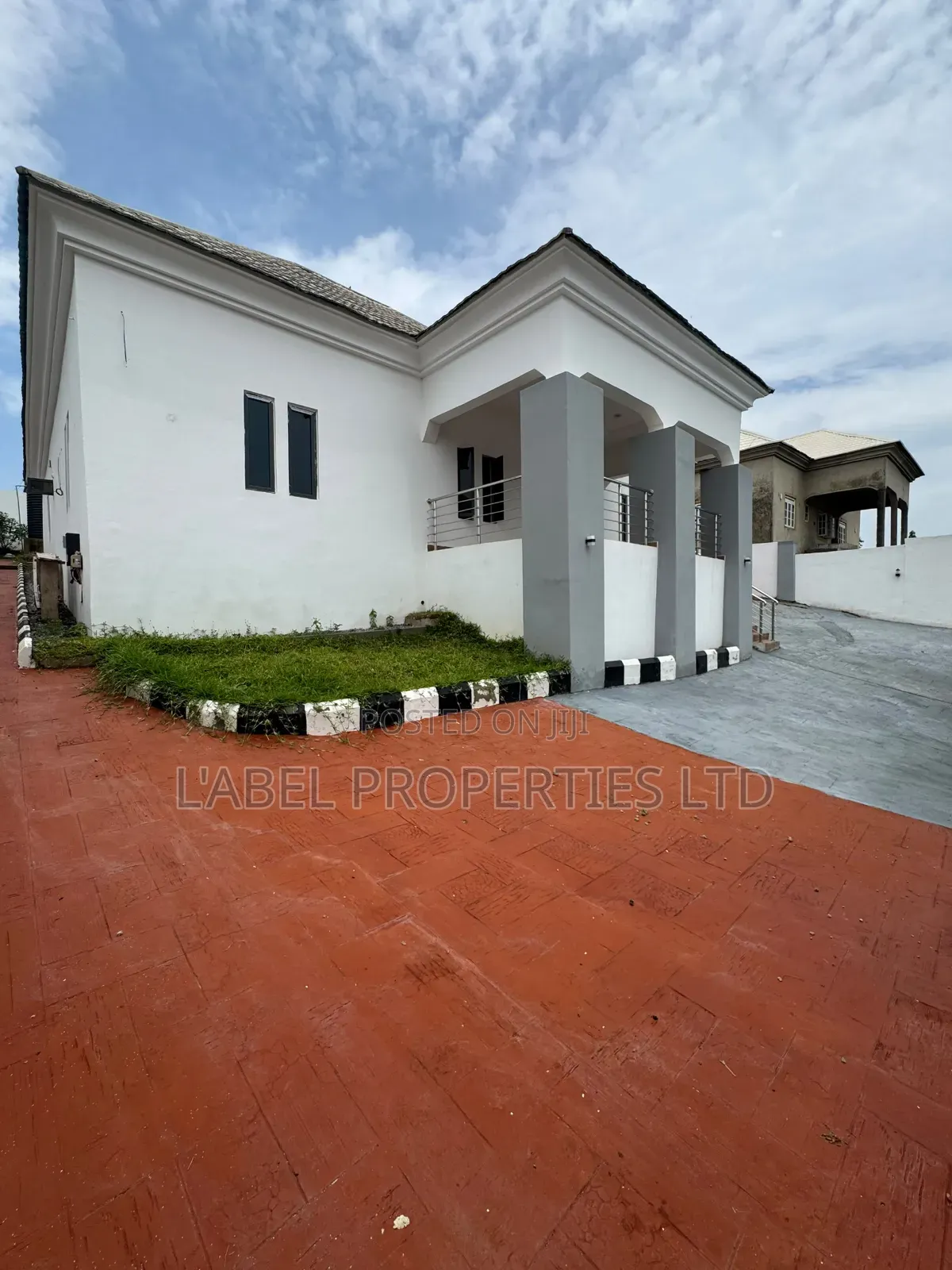 3bdrm Bungalow in Nzube Estate for sale