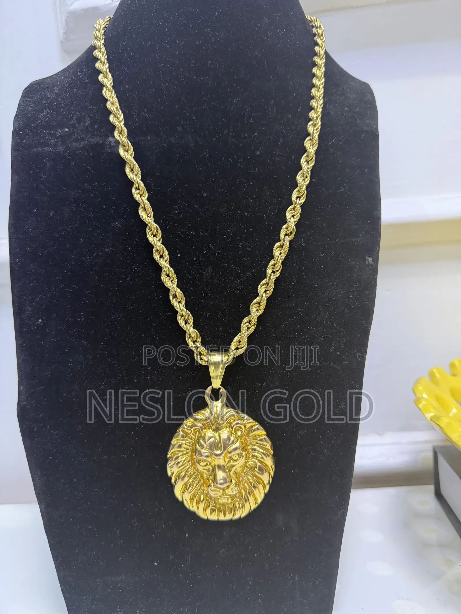 ITALY 750 Tested 18karat Solid Gold Necklace