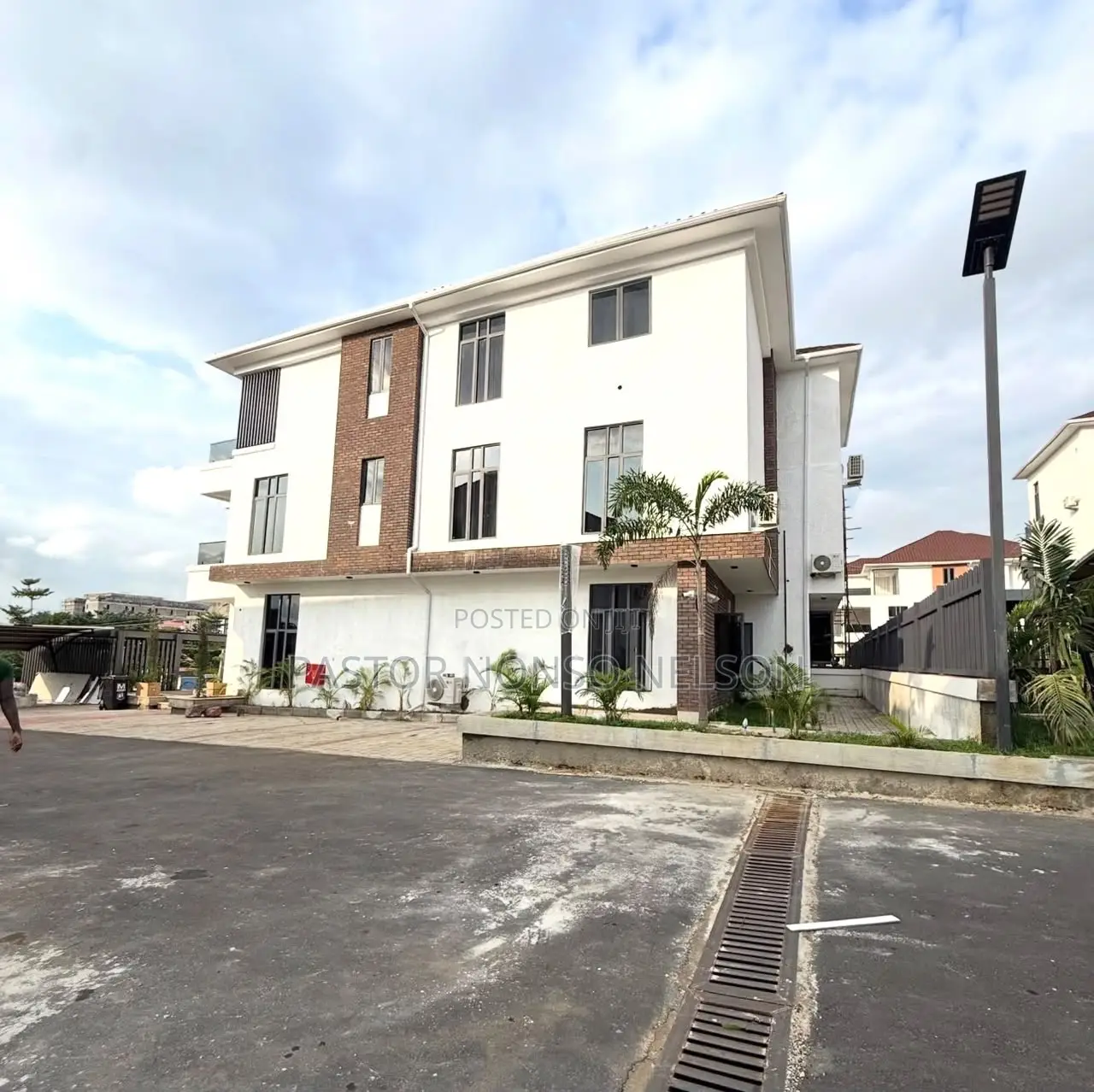 Furnished 5bdrm Duplex in Asokoro for sale