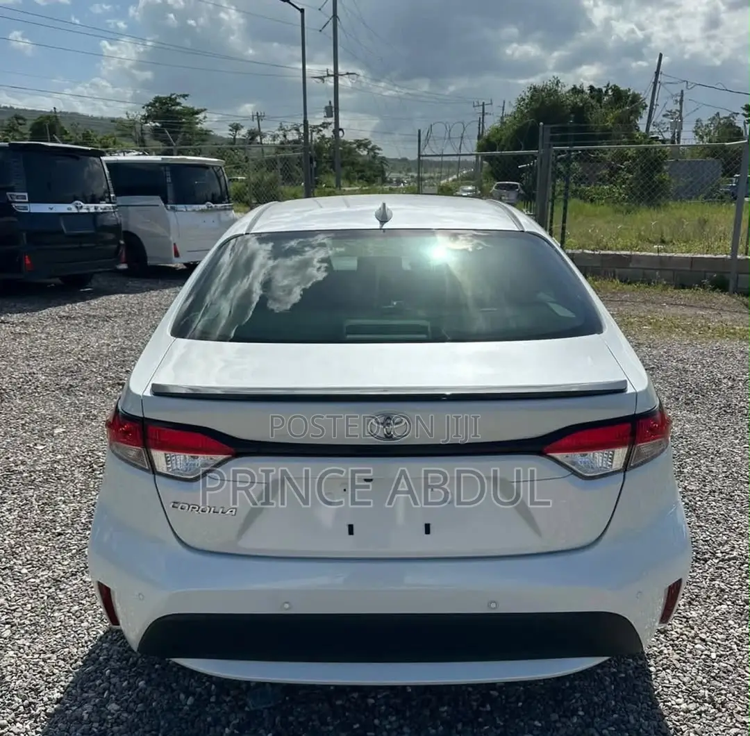 Toyota Corolla 2021 White