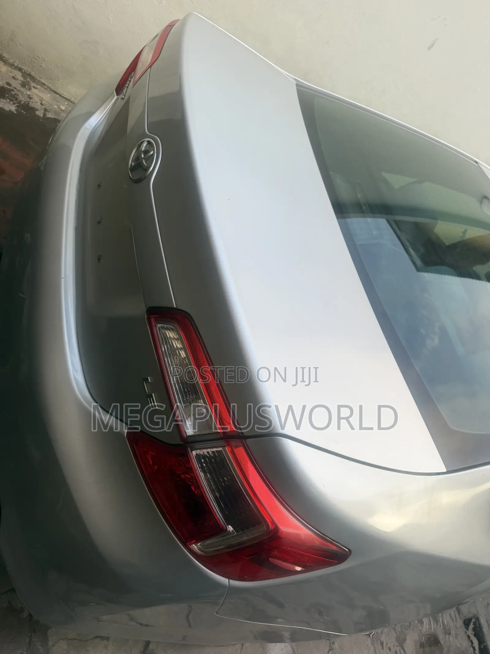 Toyota Camry LE 4dr Sedan (2.5L 4cyl 6A) 2013 Silver