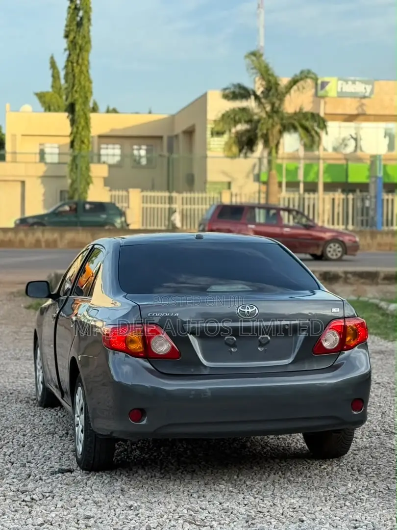 Toyota Corolla 2010 Gray