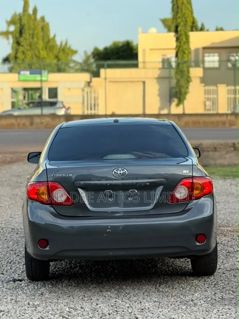 Toyota Corolla 2010 Gray