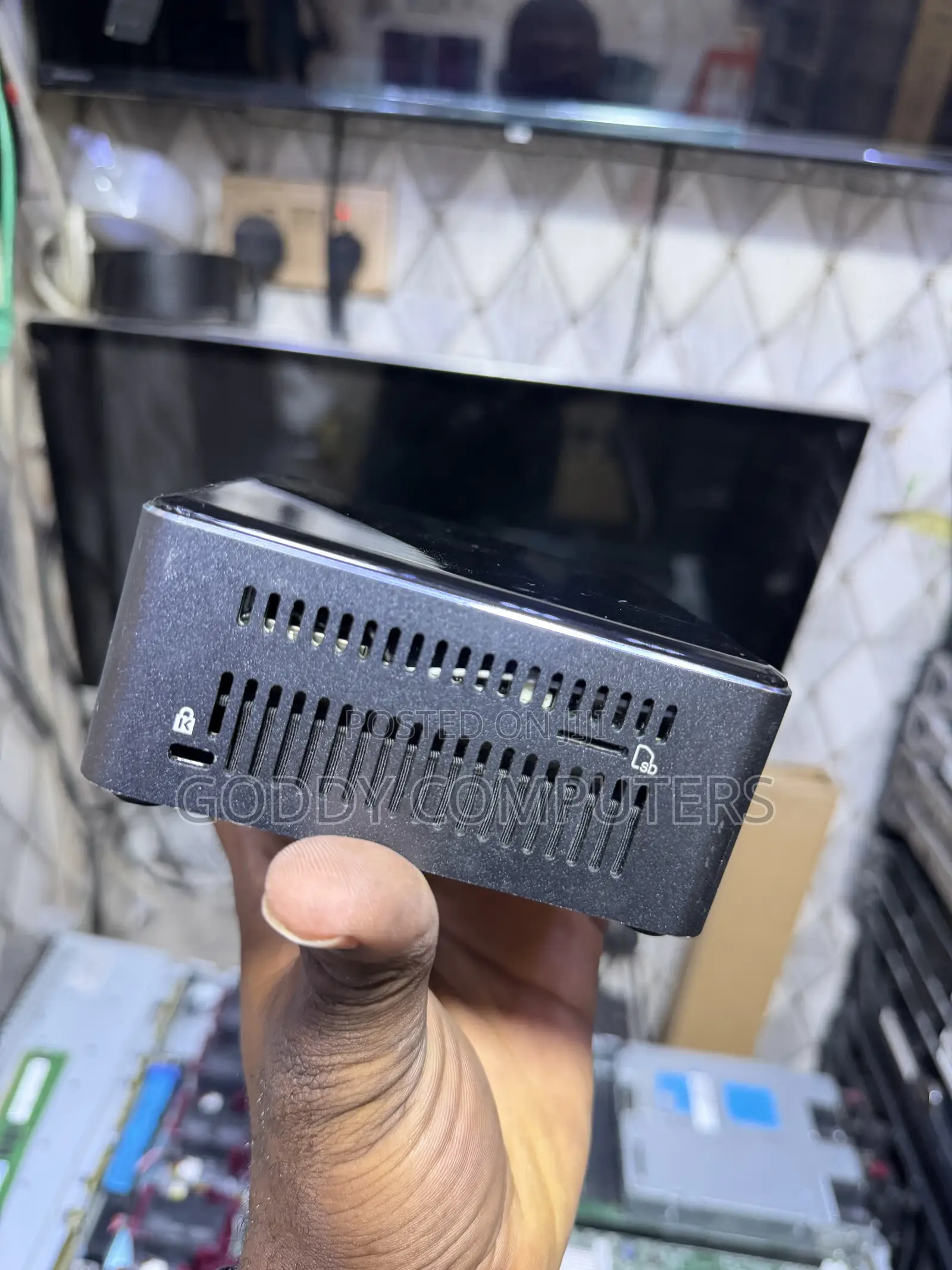 Desktop Computer 8GB Intel Core i5 SSD 256GB