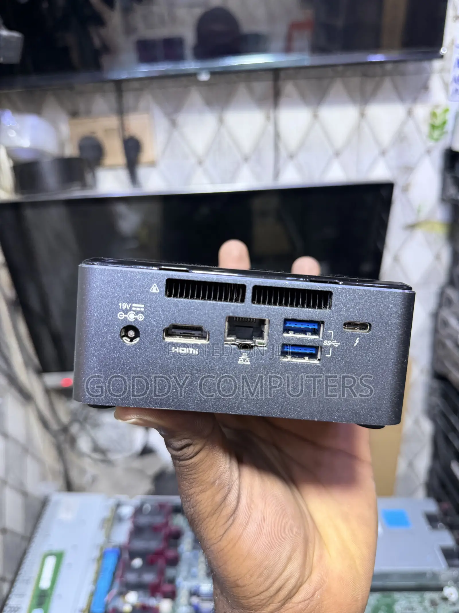 Desktop Computer 8GB Intel Core i5 SSD 256GB