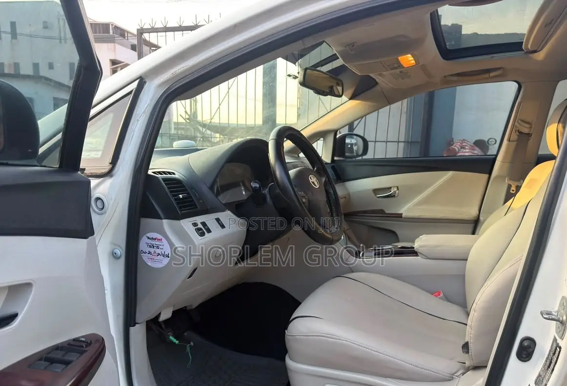 Toyota Venza 2010 White
