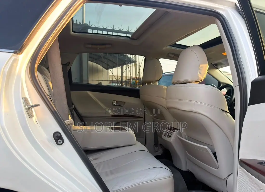 Toyota Venza 2010 White