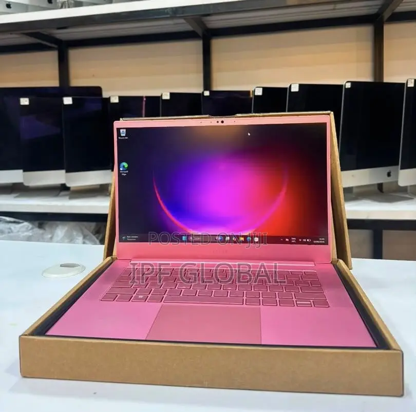 New Laptop Razer Blade 16GB AMD Ryzen 9 SSD 1T