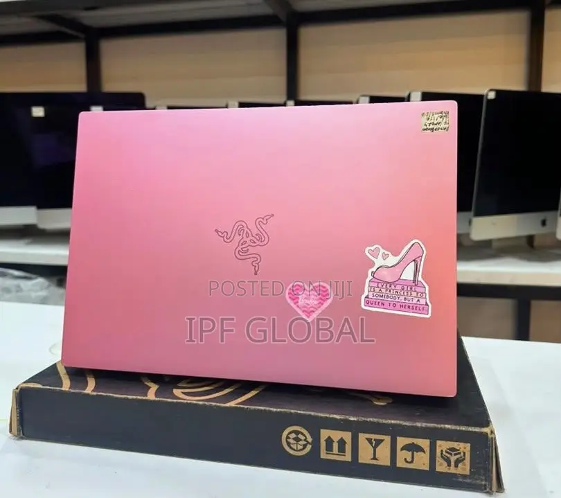 New Laptop Razer Blade 16GB AMD Ryzen 9 SSD 1T