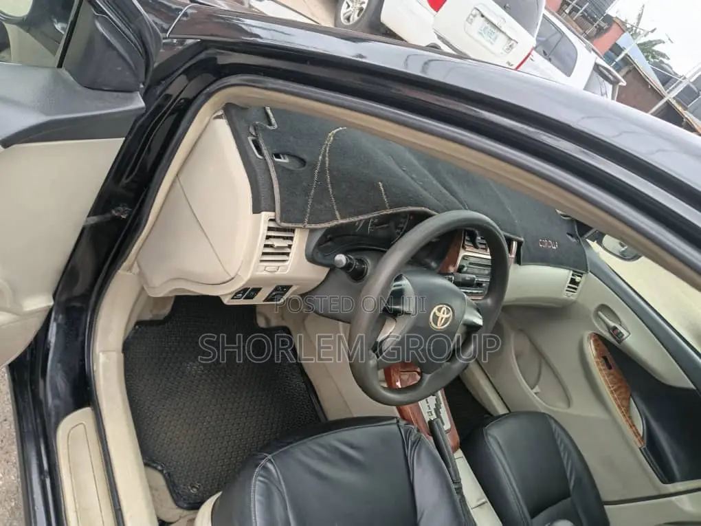 Toyota Corolla 2010 Black