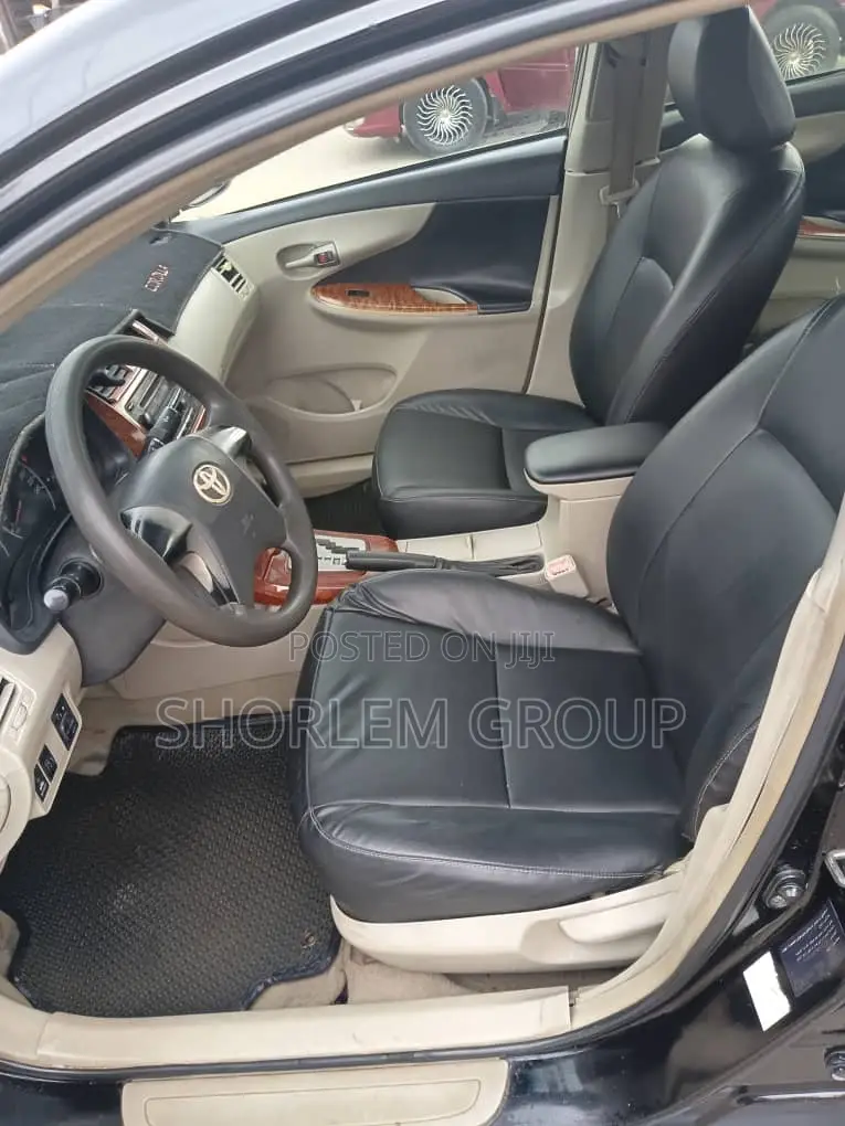 Toyota Corolla 2010 Black