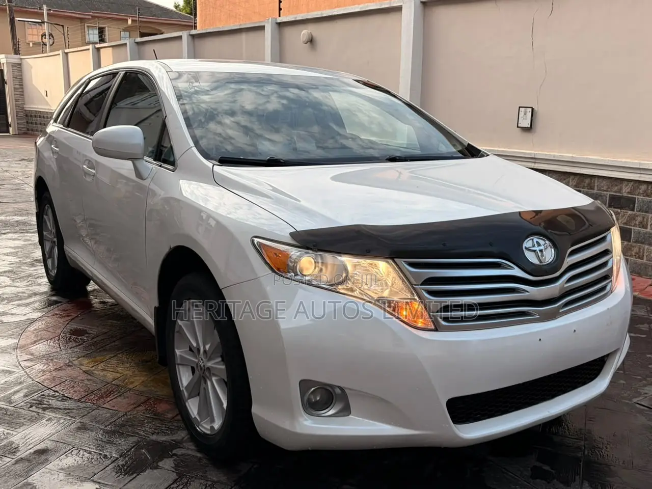 Toyota Venza LE 2010 White
