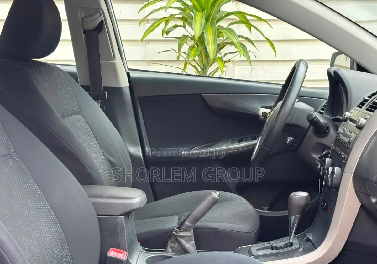 Toyota Corolla 2009 Silver