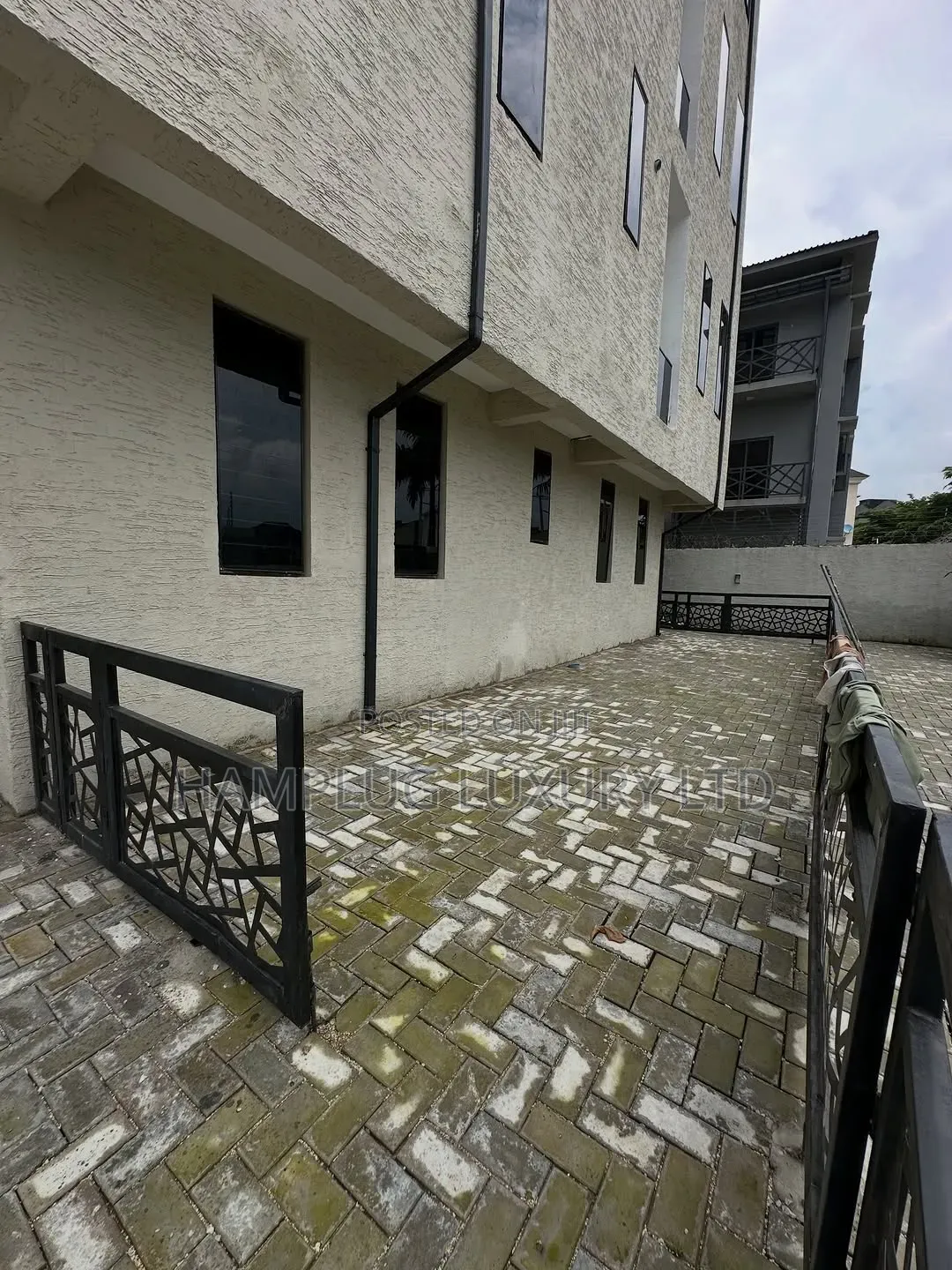 3bdrm Apartment in Jahi for sale